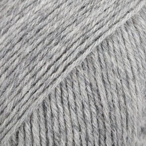 DROPS Fabel FABEL UNI COLOUR 115 light grey | Knitting yarn shop / dzijas veikals