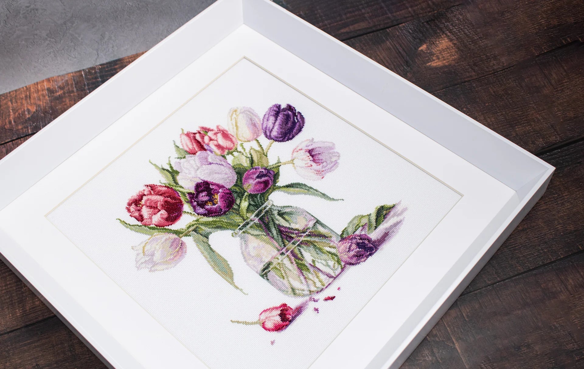 Luca - S Cross Stitch Kit – Bouquet of Tulips B7029, 16ct AIDA, 30x31cm, 189x195 Stitches, 56 Colors, Includes Cotton Threads, Needles & Guide | Knitting yarn shop / dzijas veikals