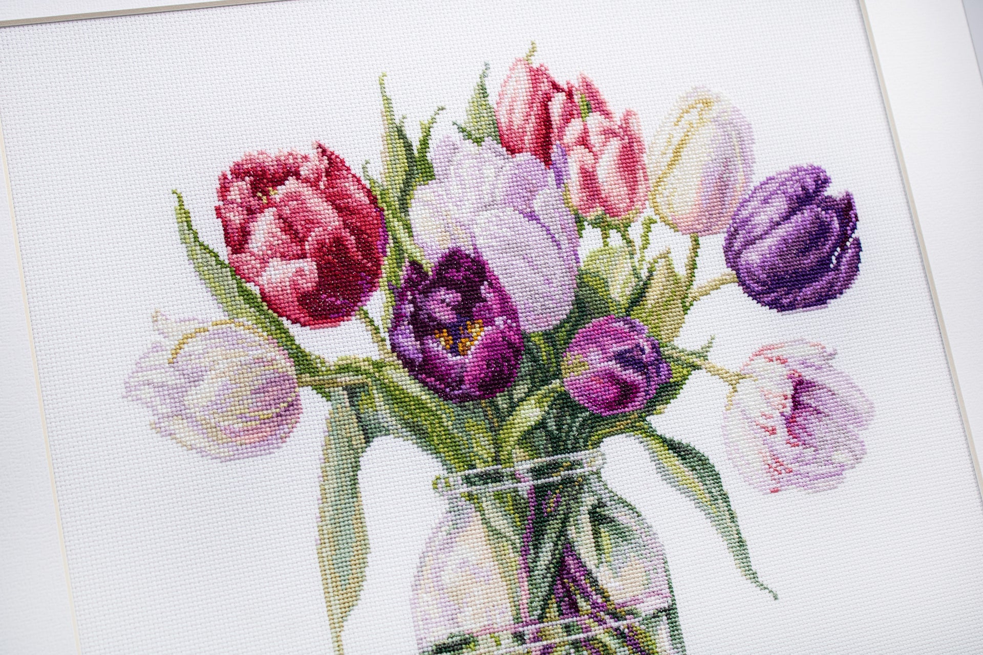 Luca - S Cross Stitch Kit – Bouquet of Tulips B7029, 16ct AIDA, 30x31cm, 189x195 Stitches, 56 Colors, Includes Cotton Threads, Needles & Guide | Knitting yarn shop / dzijas veikals